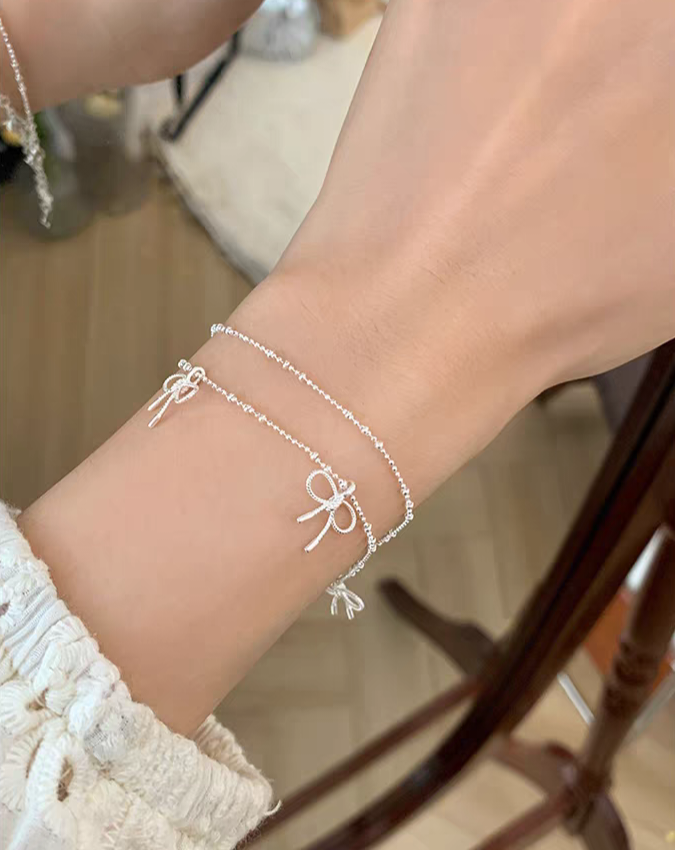 925 Tiny Pretty Bow Bracelet (BACKORDER)