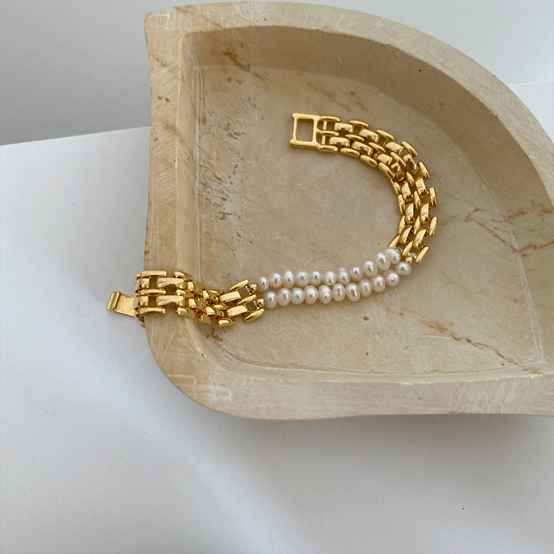 CAPSULE COLLECTION - 18K Pearls Buckle Chain Bracelet