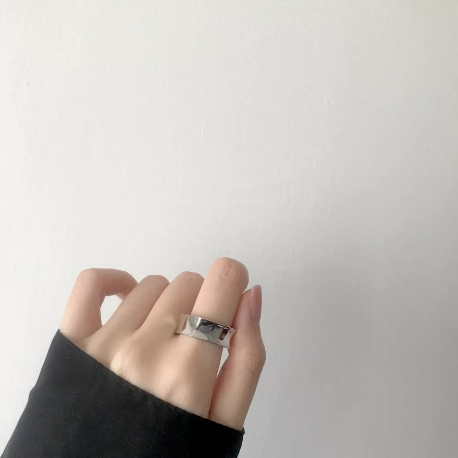 925 Minimal Squarish Ring (BACKORDER)