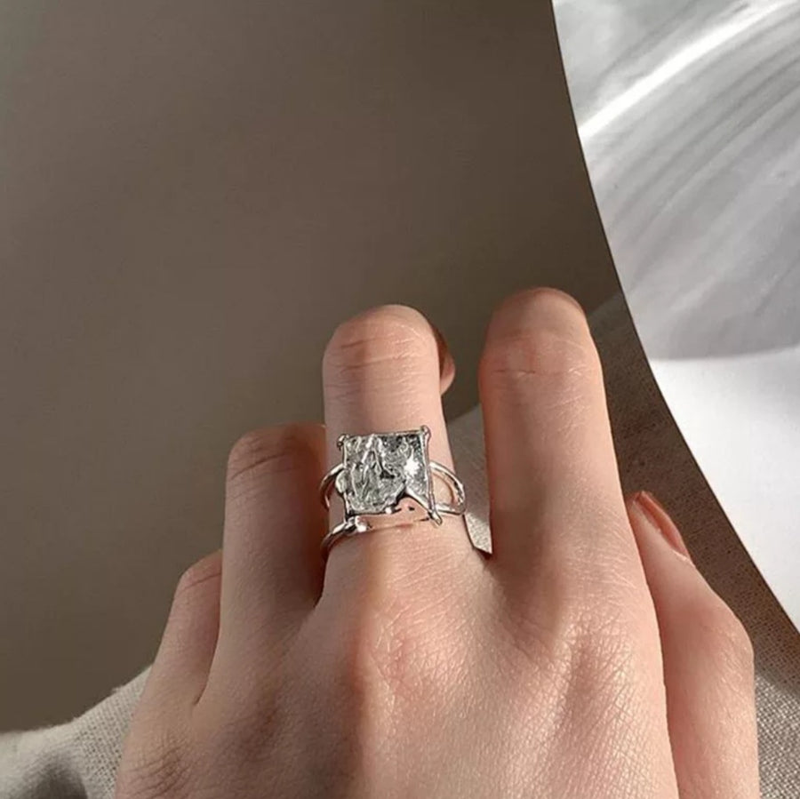 925 Wrinkled Sqaure Crystal Ring (BACKORDER)