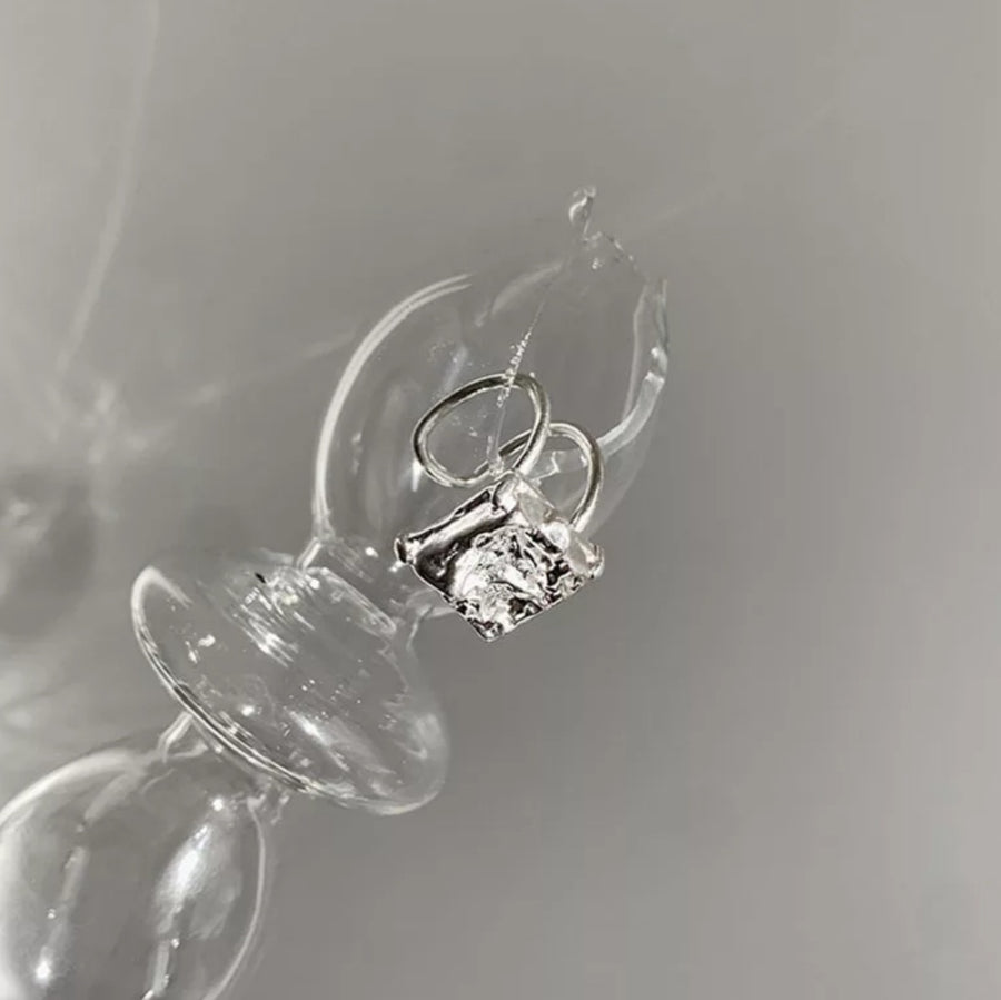 925 Wrinkled Sqaure Crystal Ring (BACKORDER)
